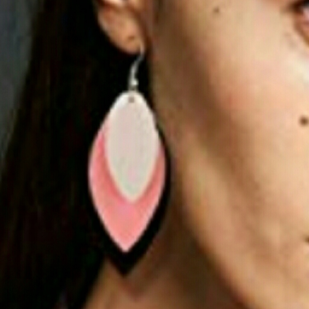 NEW Free Flow Leather Droplet Earrings - Picture 6 of 6